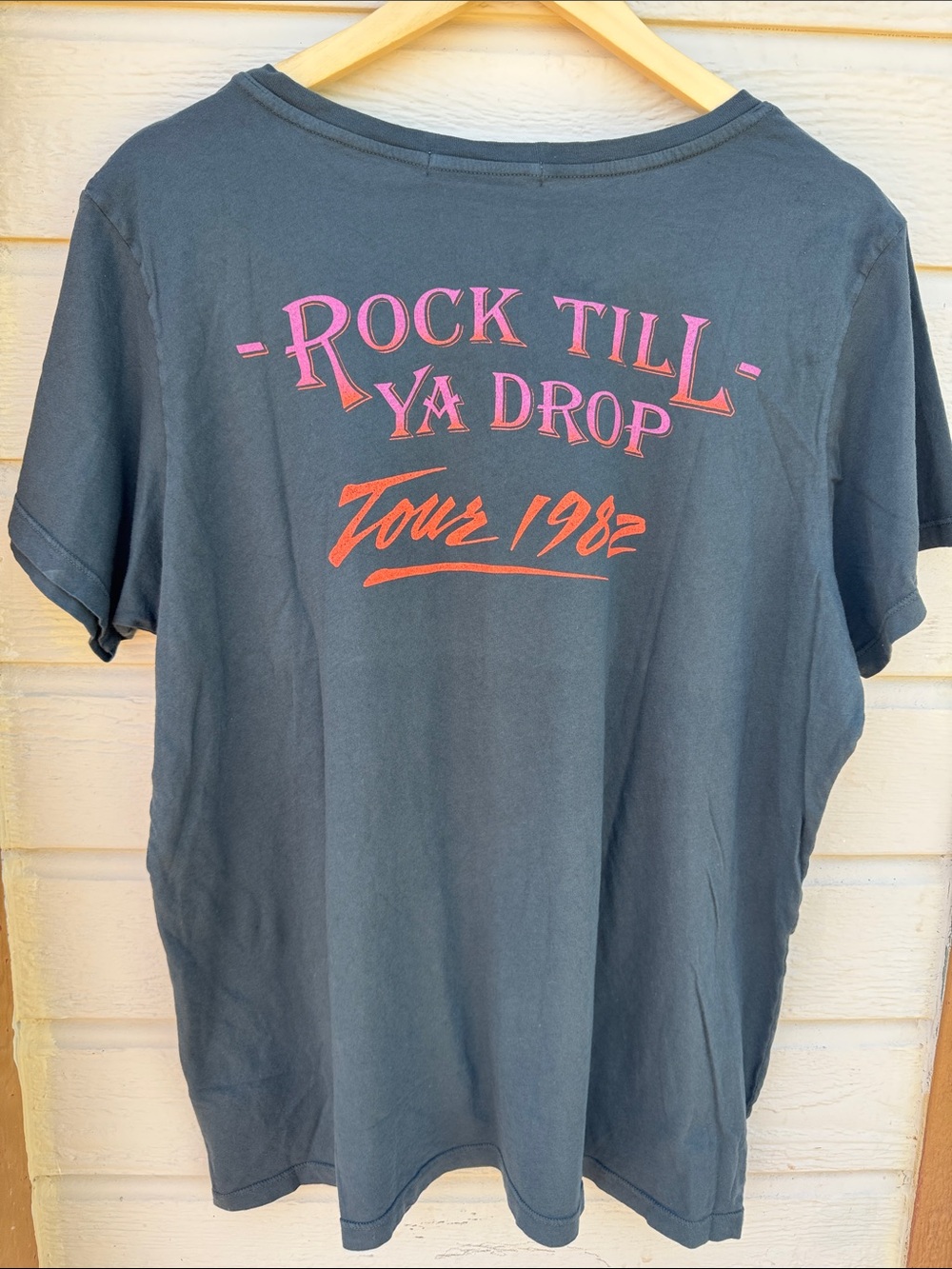 NWT Joan Jett T-Shirt - Picture 4 of 12